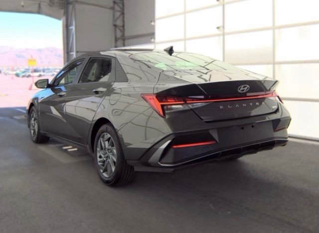 Certified Used 2025 Gray Hyundai Blue image 8