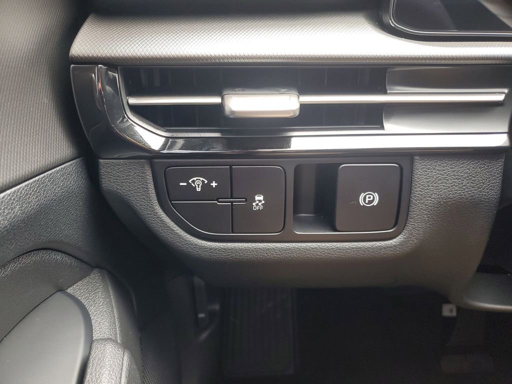 New 2026 Gray Kia LX image 24