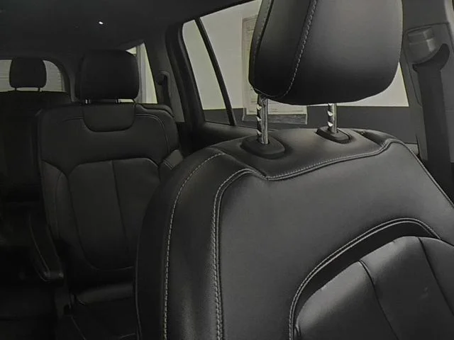 Used 2021 Silver Jeep Limited image 33