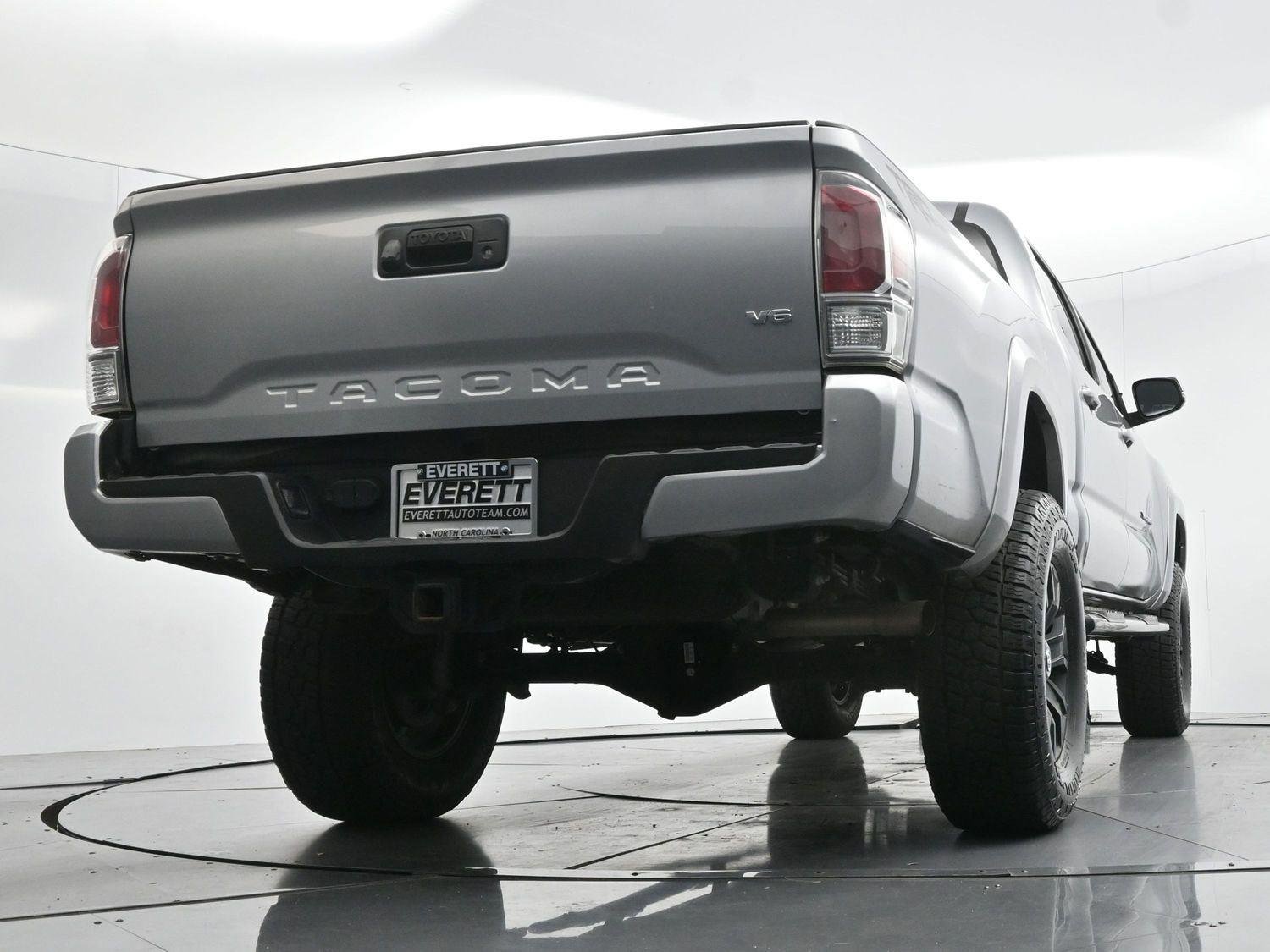 Used 2020 Silver Sky Metallic Toyota SR5 image 44