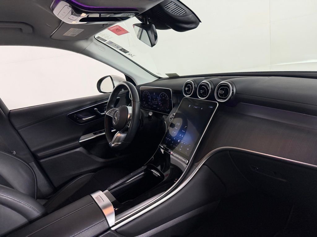 Used 2024 Polar White Mercedes-Benz GLC 300 image 30