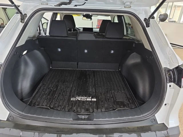 Used 2026 Pearl Toyota LE image 23
