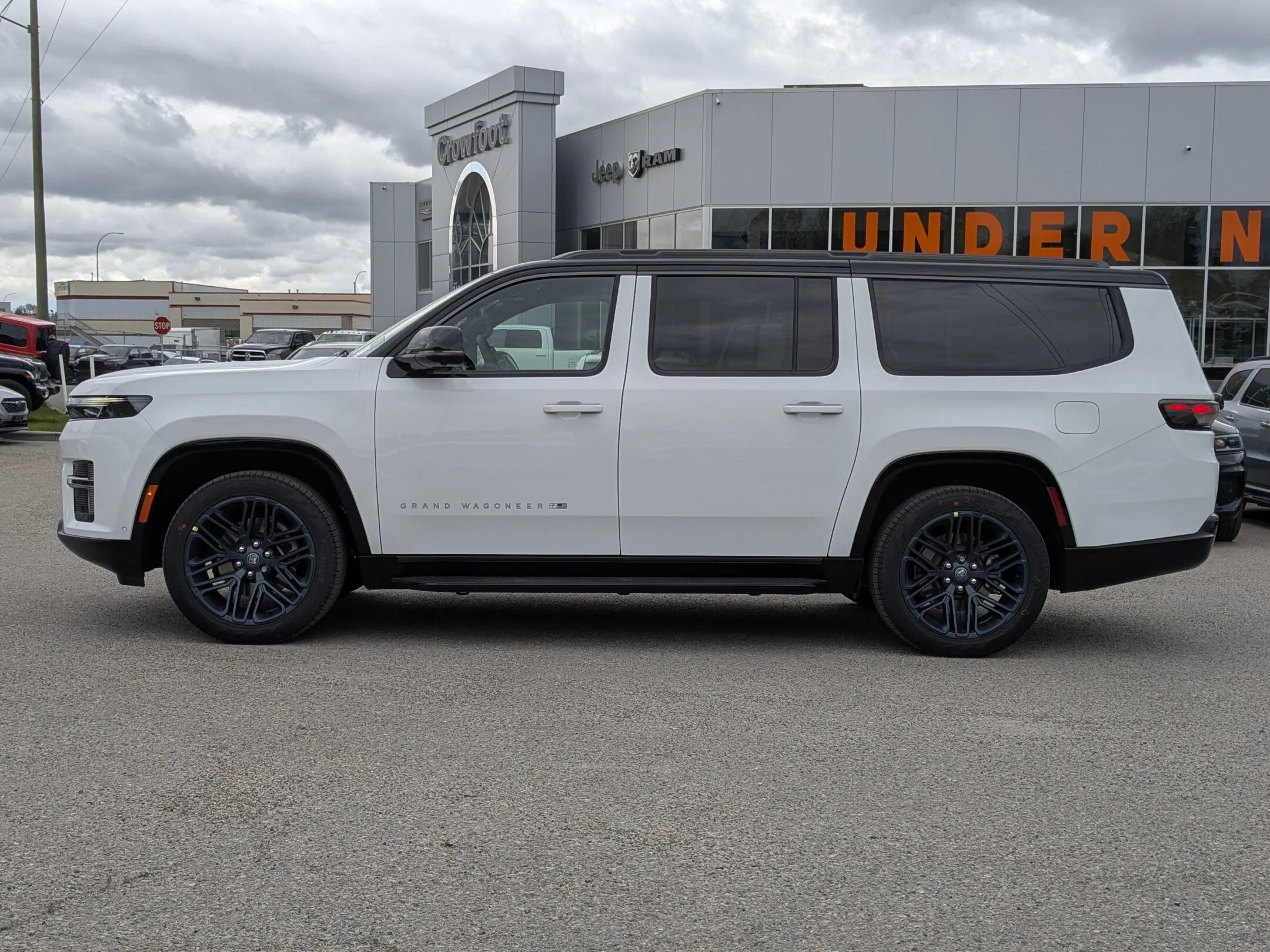New 2026 White Jeep 85th Anniversary - - McIntosh 19 Spkr Audio - 3 Panel Sunroof - 22 Wheels - Surround View & More! image 4