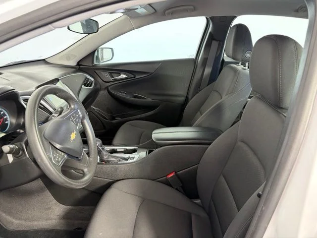 Used 2024 White Chevrolet LT image 11