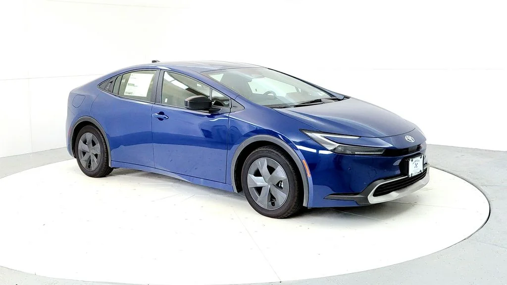 2026 Toyota Prius Plug-in Hybrid SE - Photo 7