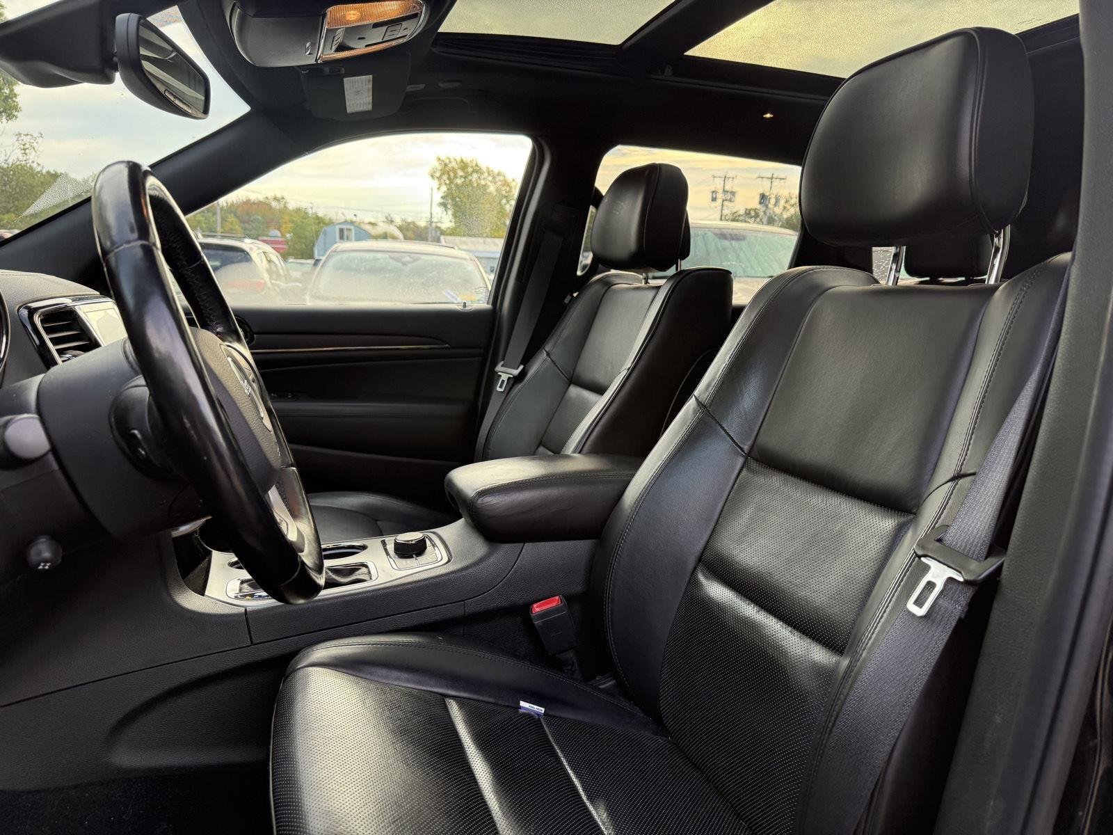 Used 2020 Diamond Black Crystal Pearlcoat Jeep High Altitude image 8