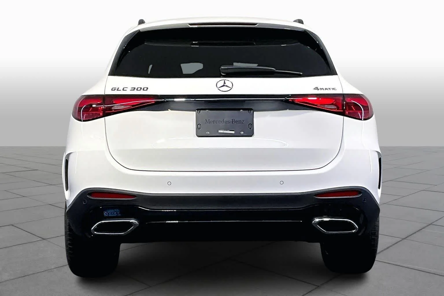 New 2026 Polar White Mercedes-Benz GLC 300 image 4