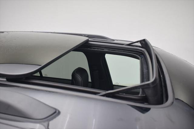 New 2026 Diamond Black Crystal Pearl-Coat Exterior Paint Jeep Limited image 11