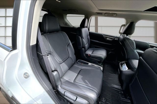 Used 2026 White INFINITI PURE image 26