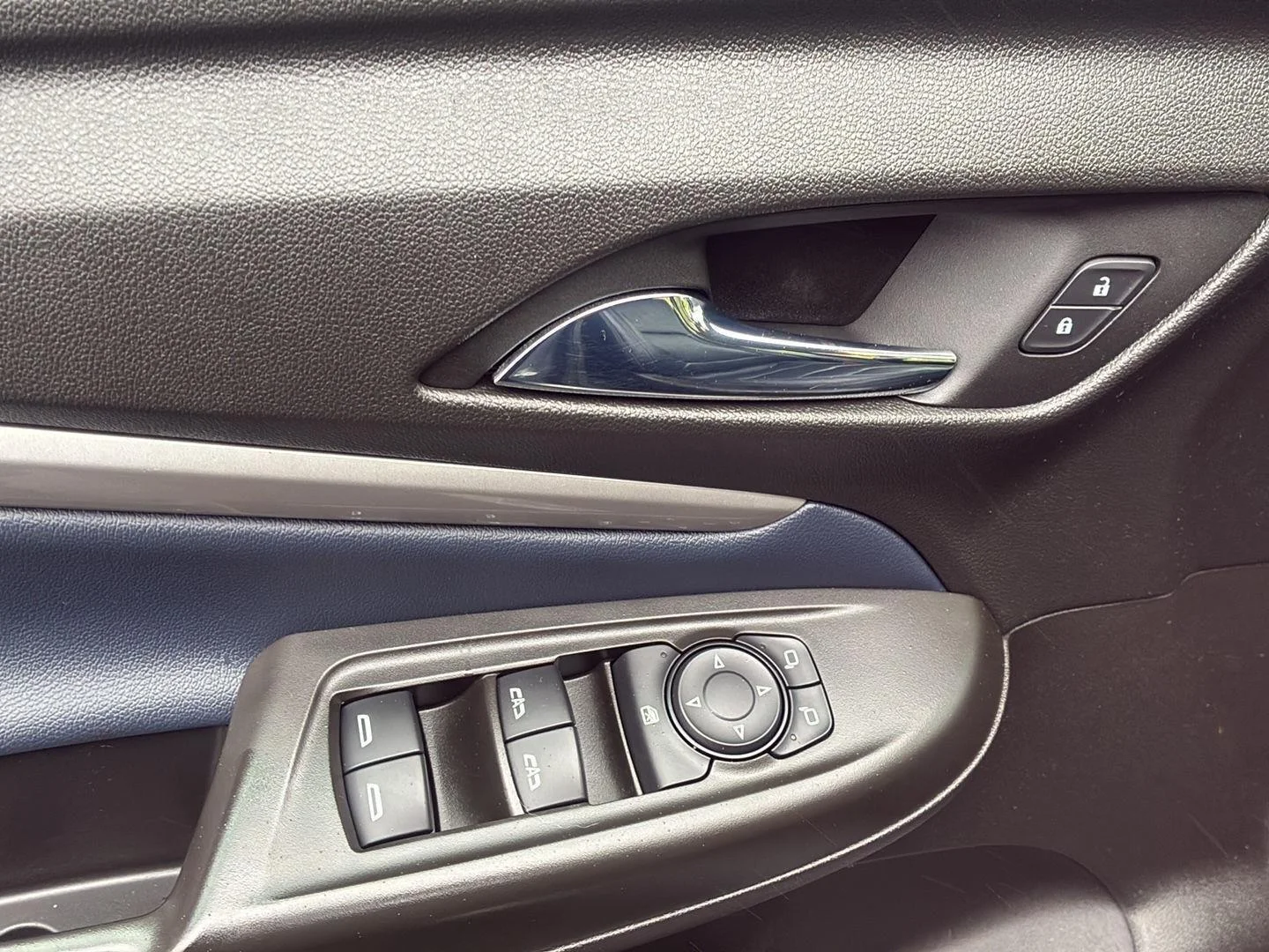 Used 2022 Gray Ghost Metallic Chevrolet Premier image 25