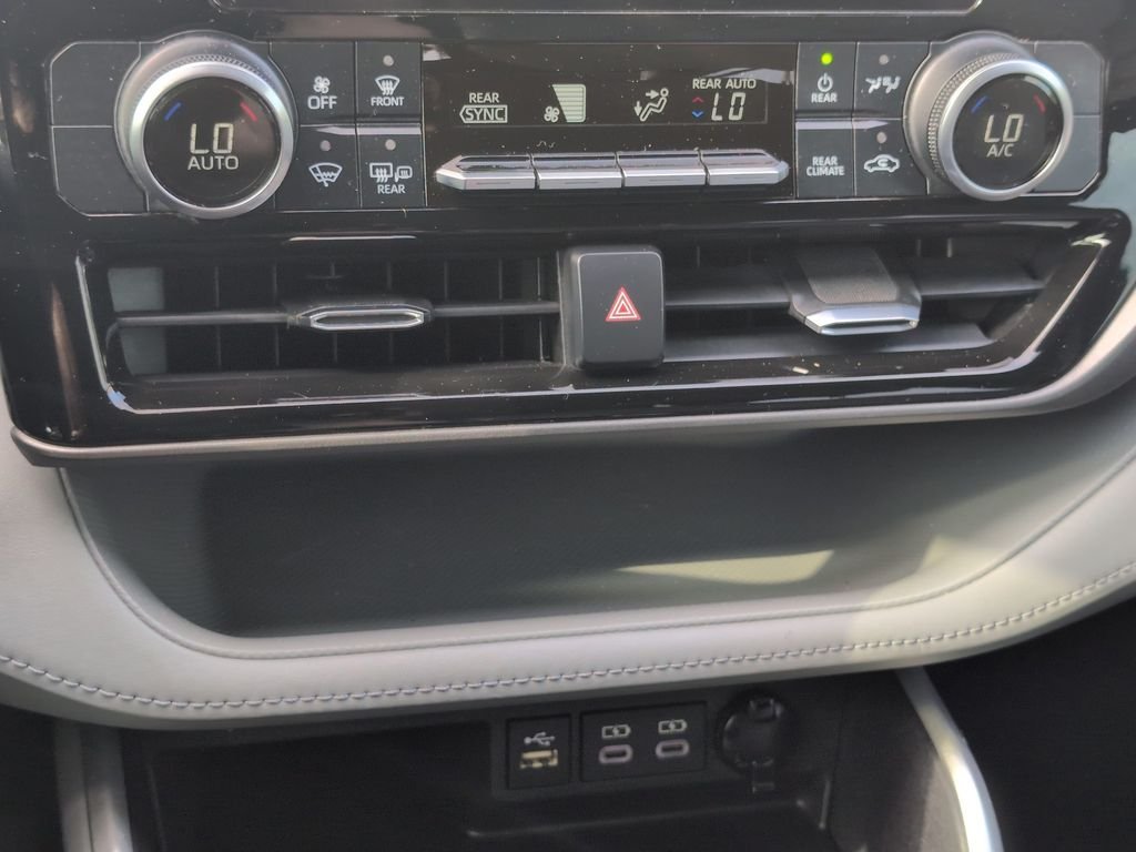 Used 2023 Beige Toyota L image 8