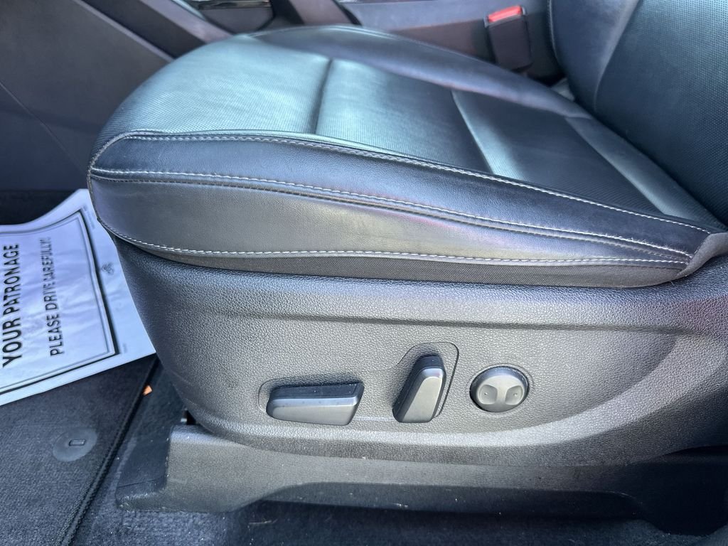 Used 2024 Black Kia S image 18
