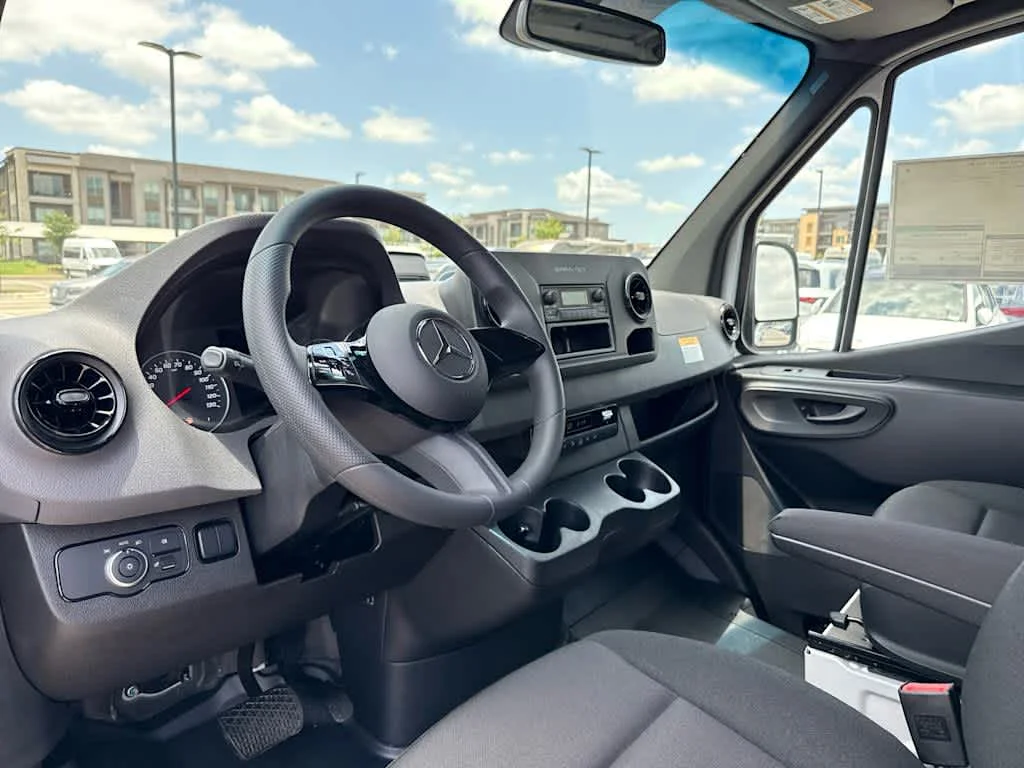 New 2025 Arctic White Mercedes-Benz  image 19