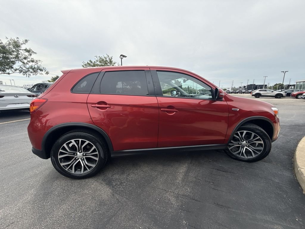 Used 2016  Mitsubishi ES image 4