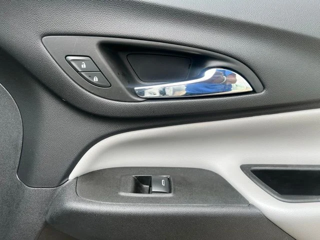 Used 2022 White Chevrolet LS image 21