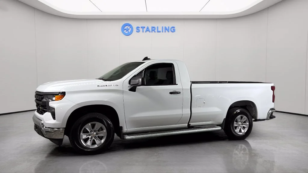 Used 2025 Summit White Chevrolet WT image 4