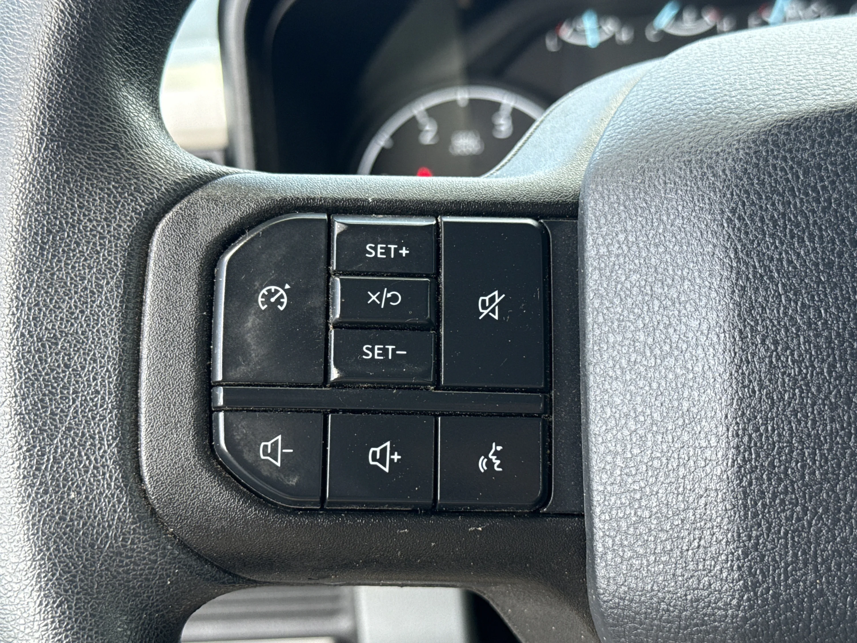 Used 2025 Oxford White Ford XL image 36