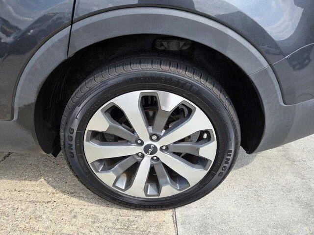 Used 2022 Gravity Grey Kia EX image 29