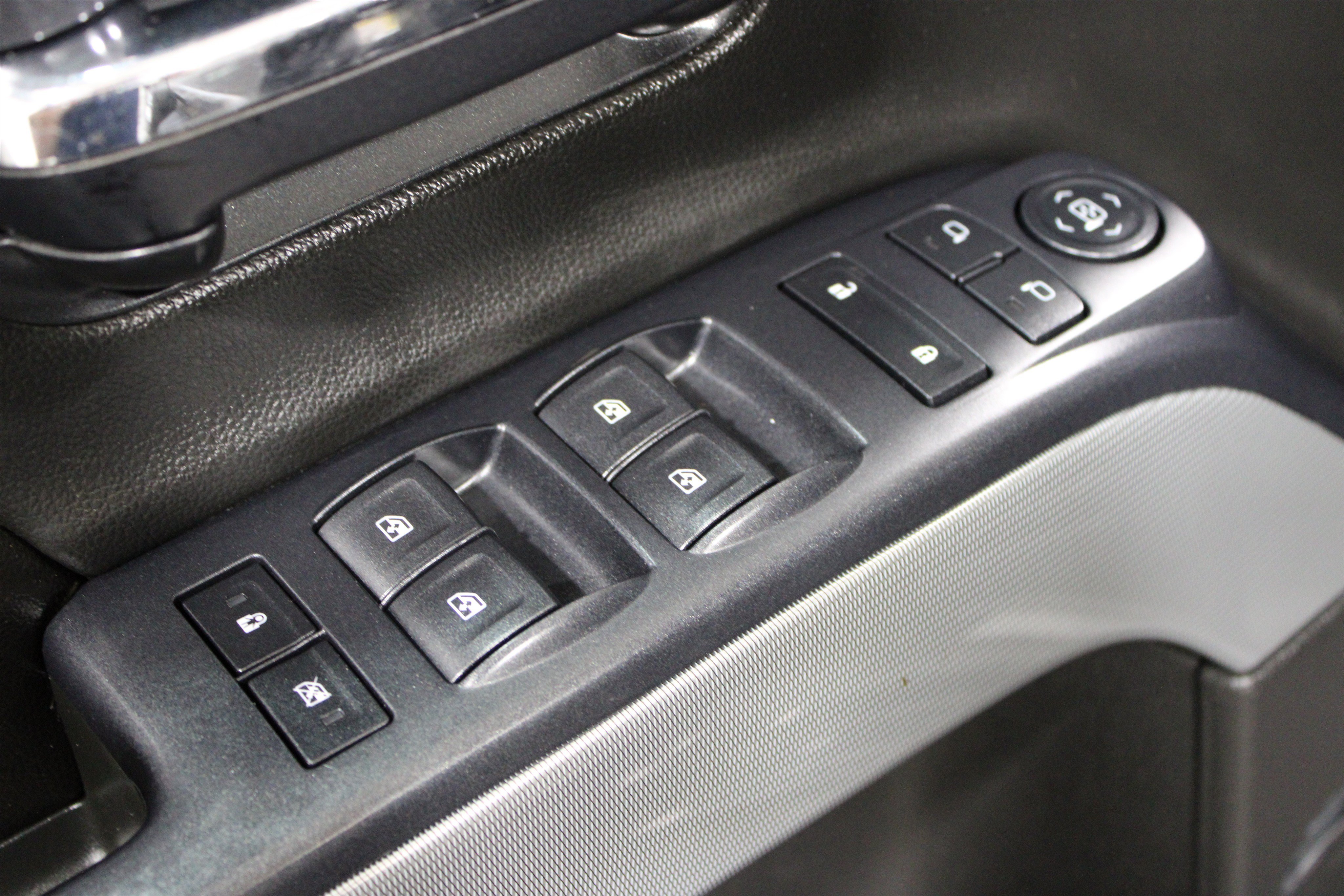 Used 2015 Black Chevrolet LTZ image 7