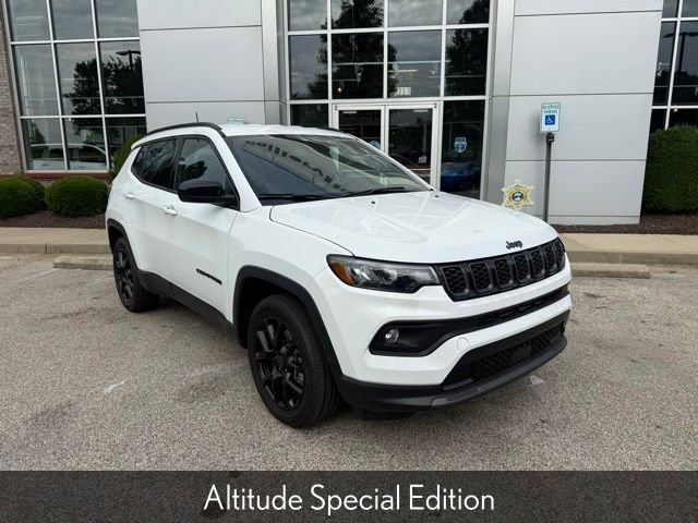 New 2026 Bright White Clear-Coat Exterior Paint Jeep Latitude image 9