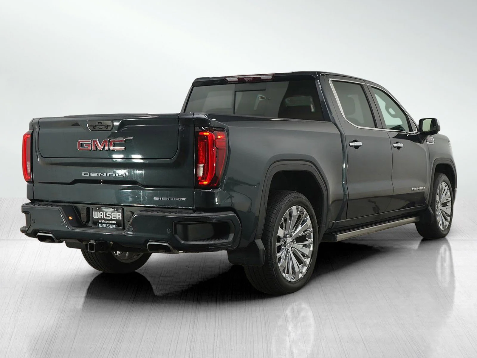 Used 2022 Hunter Metallic GMC Denali image 5