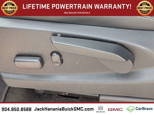Used 2016 Red Chevrolet Z71 image 20