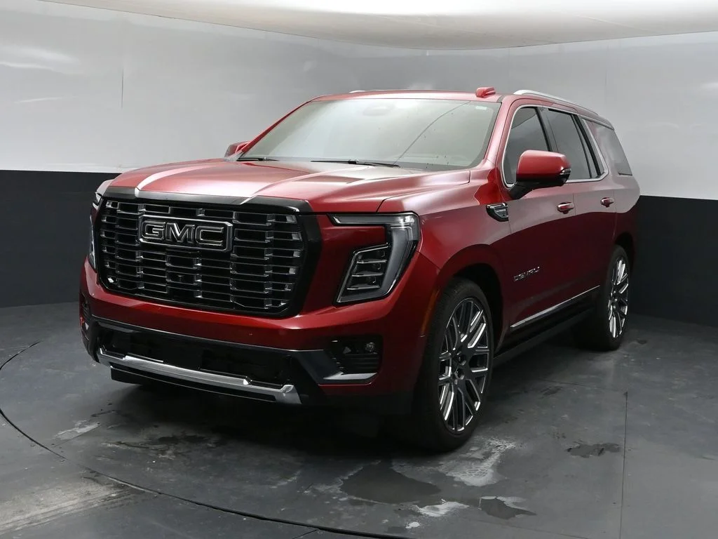 Used 2025 Volcanic Red GMC Denali Ultimate image 5