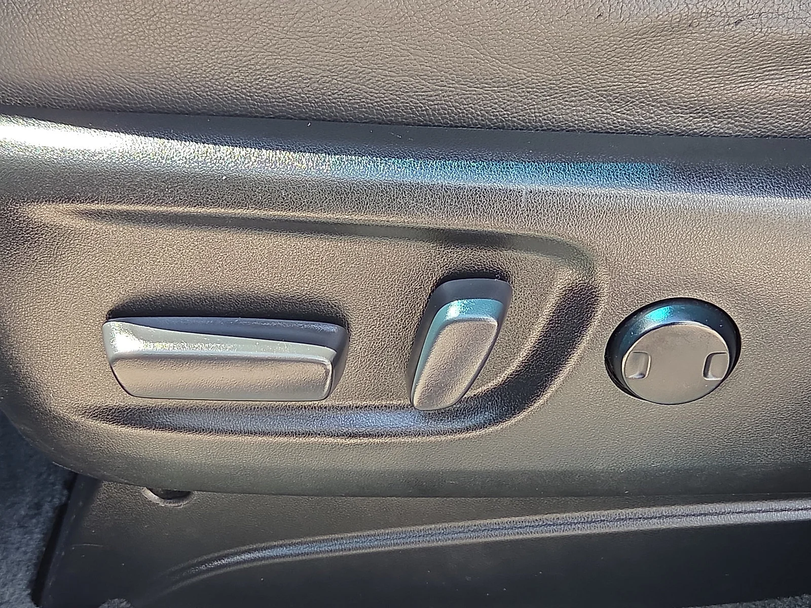 Used 2016 Silver Sky Metallic Toyota SE image 16