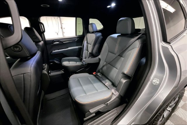 Used 2024 Sterling Metallic GMC AT4 image 24