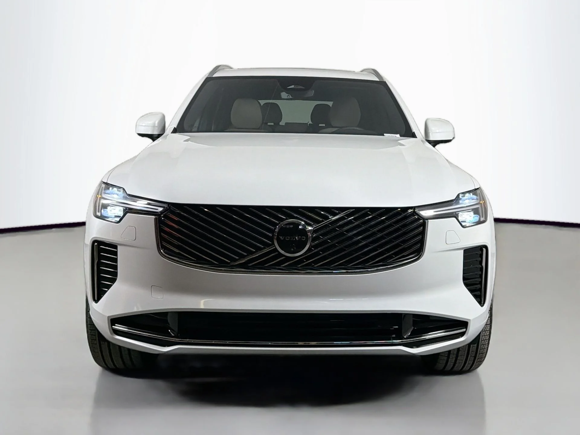 New 2026 Crystal White Volvo Plus image 2