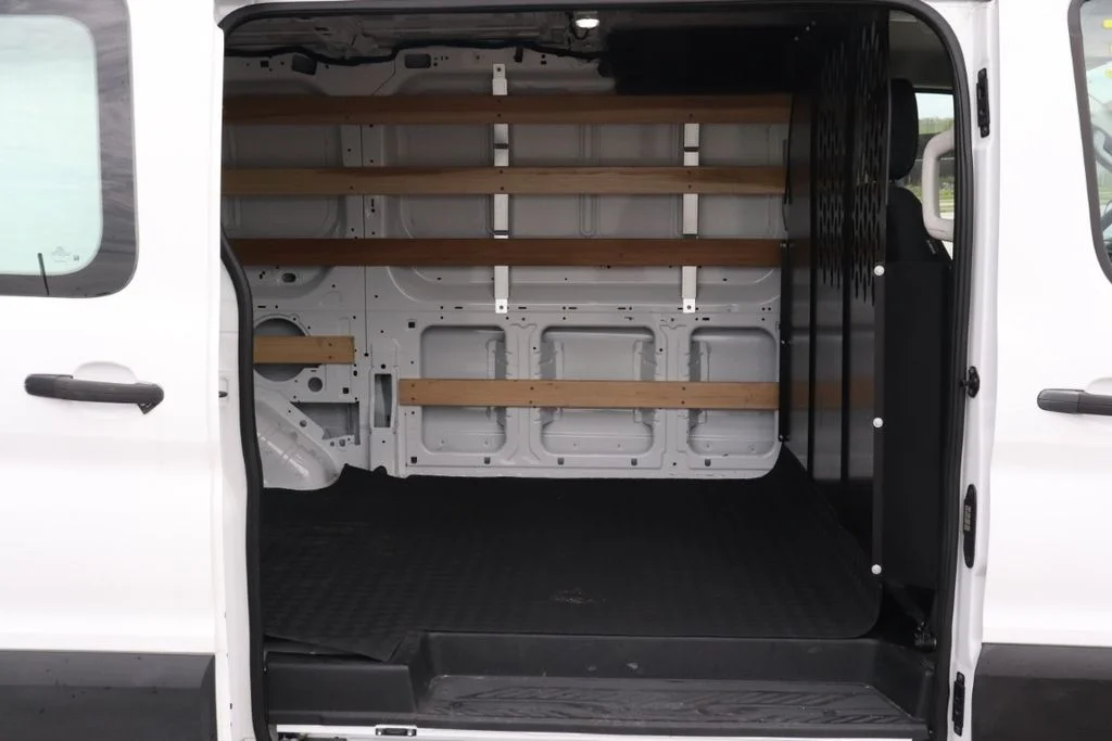 Used 2025 Oxford White Ford Base image 23