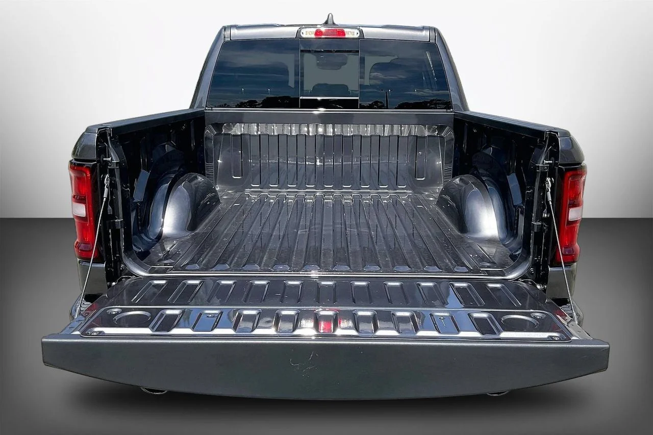 New 2026 Granite Crystal Metallic Clearcoat RAM Big Horn/Lone Star image 24