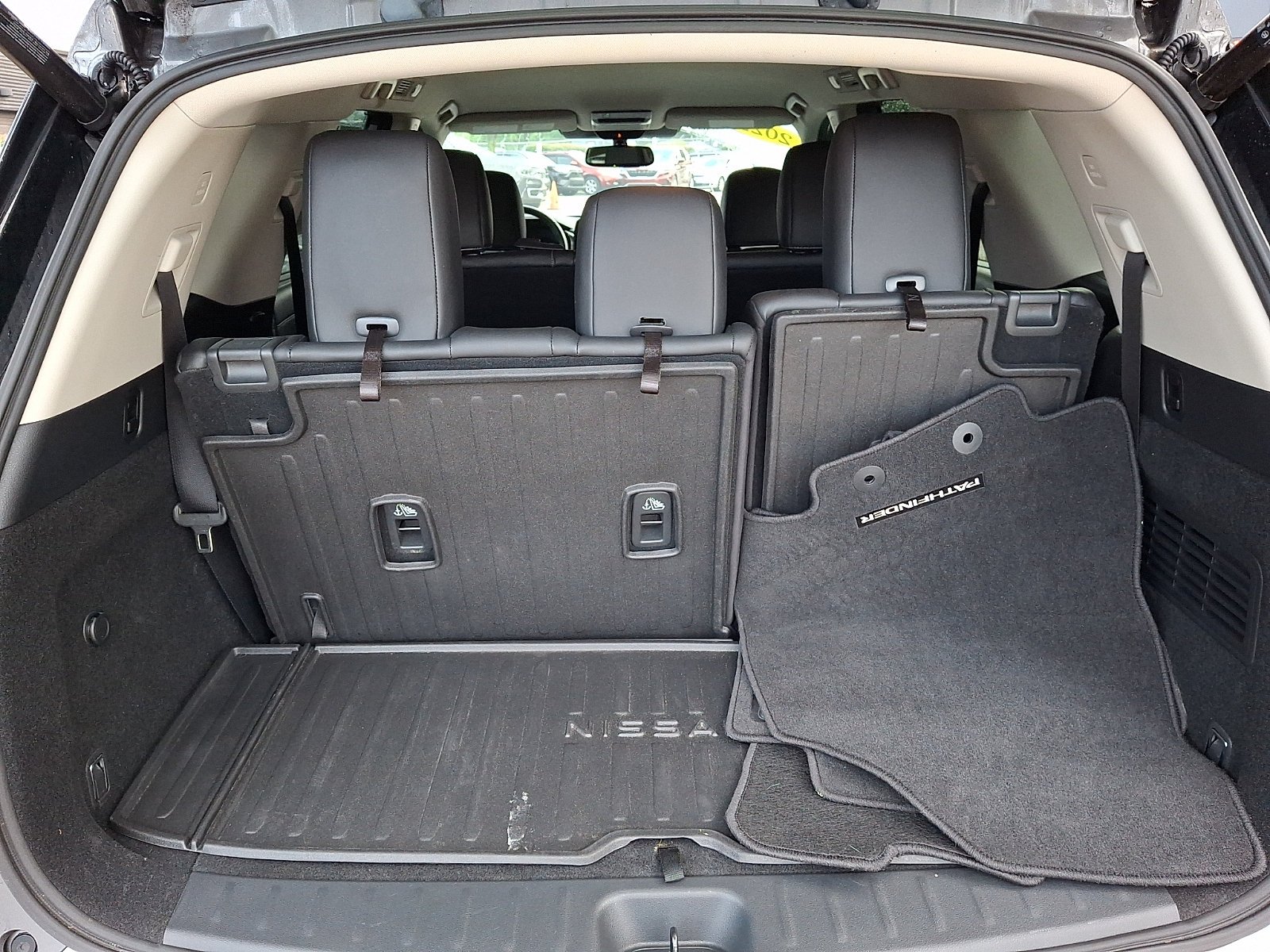 Used 2022 Gun Metallic Nissan SL image 28