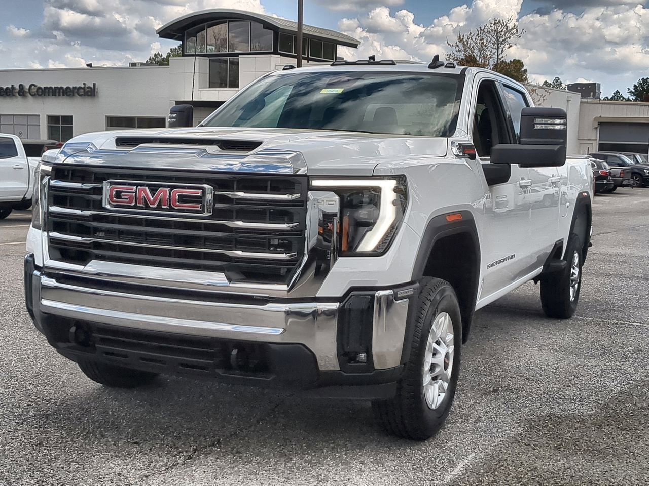 New 2026 Summit White GMC SLE image 4