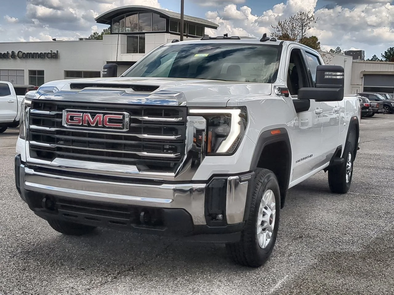 New 2026 Summit White GMC SLE image 4