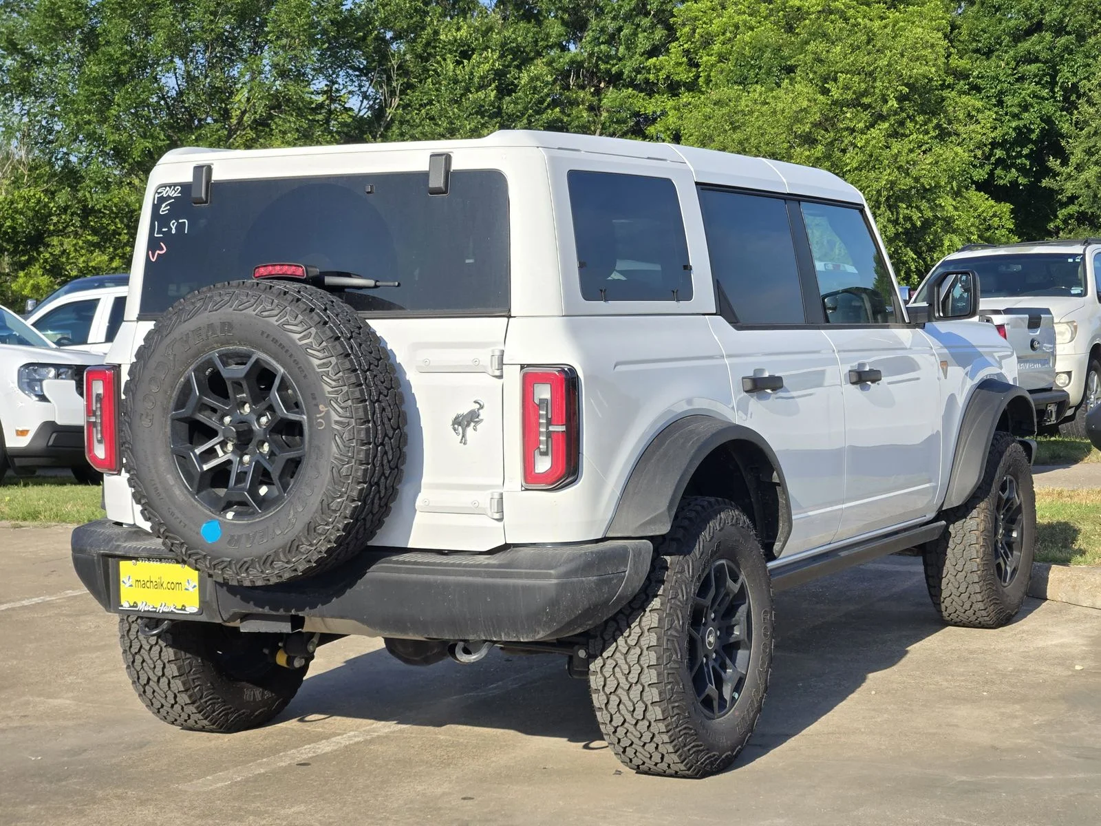New 2026 Oxford White Ford Badlands® image 4