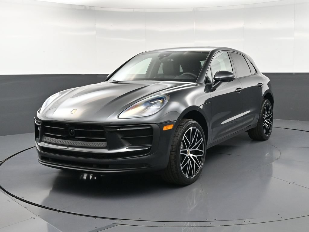 2026 Porsche Macan Base