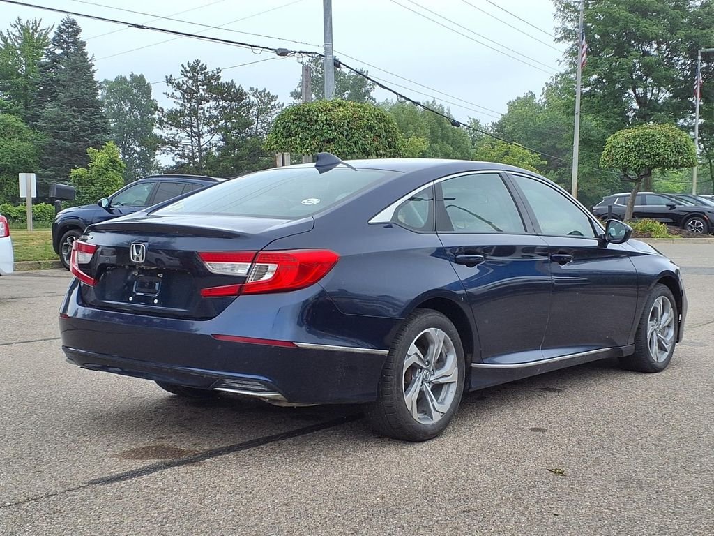 Used 2018  Honda EX image 4
