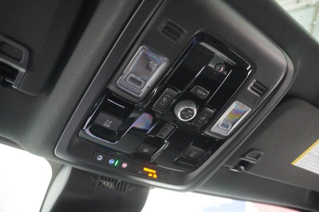 2026 Chevrolet Suburban RST - Photo 46