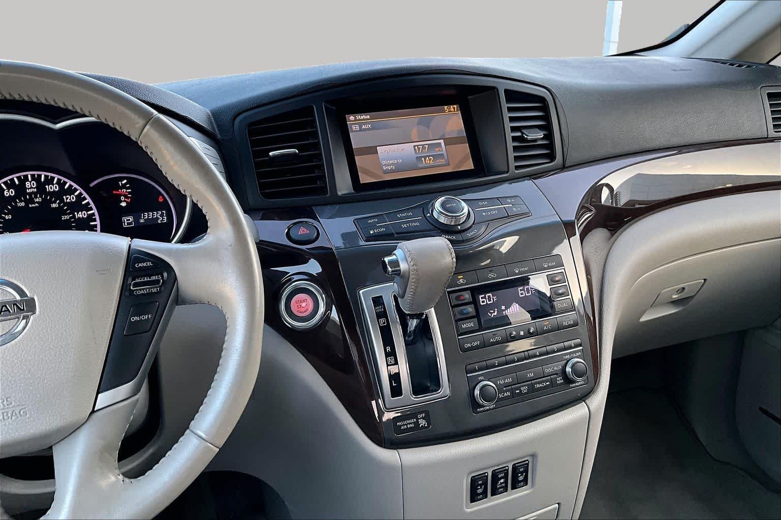 Used 2011 Platinum Graphite Nissan SL image 6
