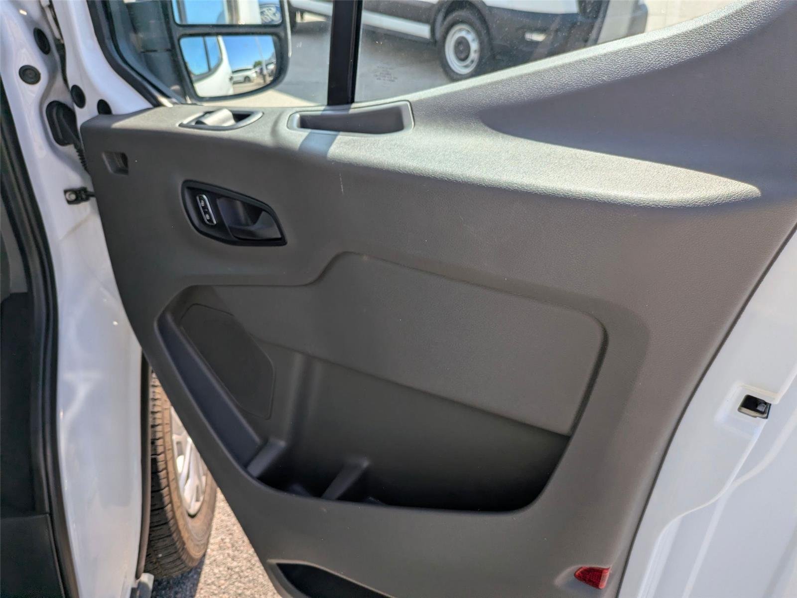 Used 2023 Oxford White Ford XLT image 22