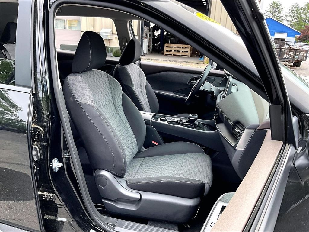 Used 2022 Black Nissan SV image 11