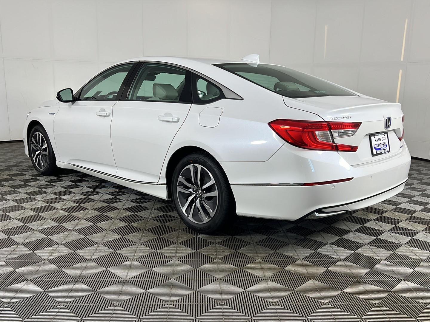 Used 2021 Platinum White Pearl Honda EX-L image 9