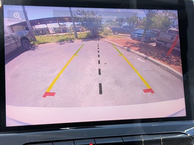 Used 2024 White Jeep Latitude image 20