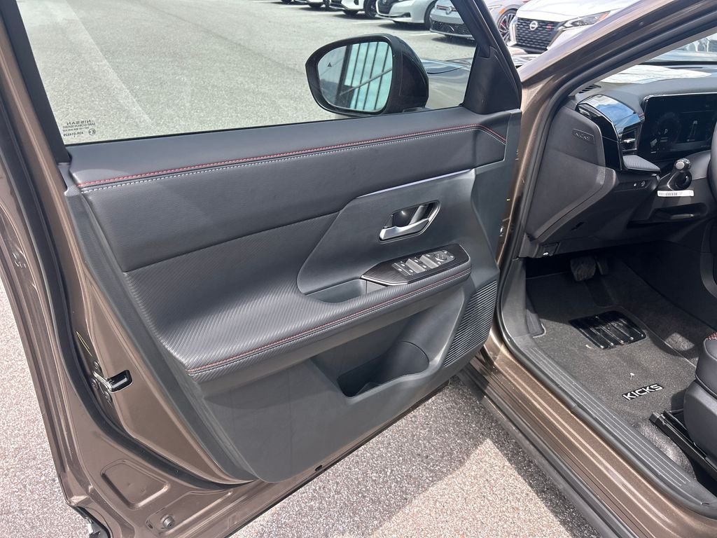 New 2026 Nissan Kicks SR 4D Sport Utility