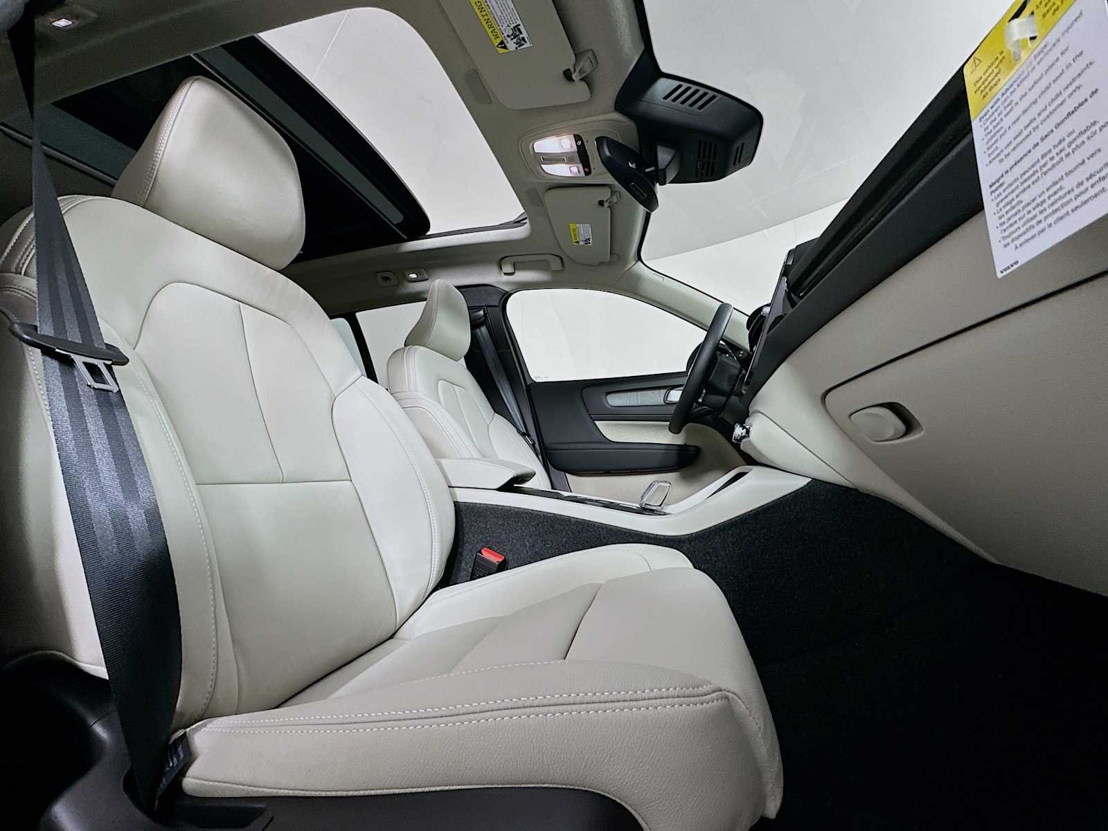 New 2026 Cloud Blue Volvo Plus image 27