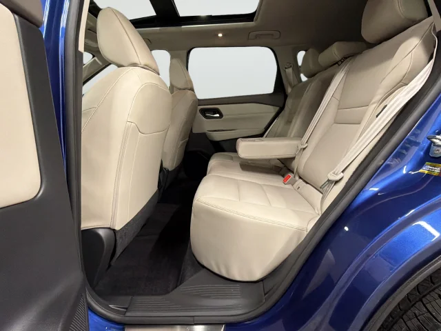 Used 2023 Blue Nissan SL image 27