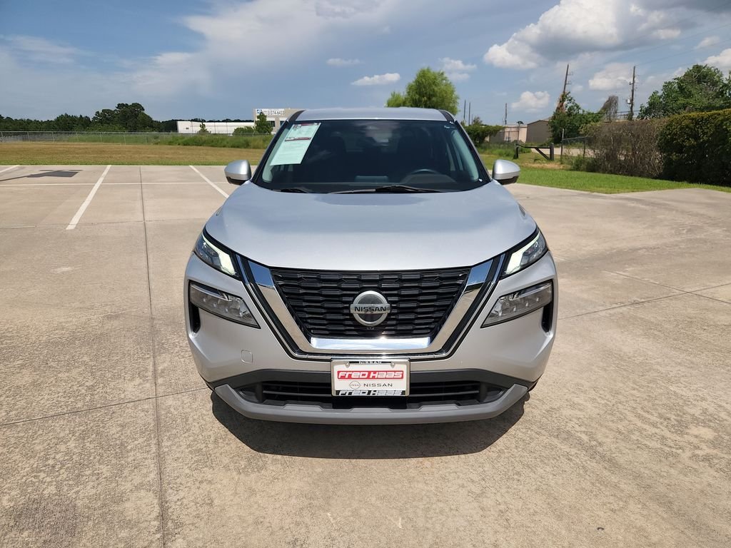 Used 2021 Silver Nissan SV image 11