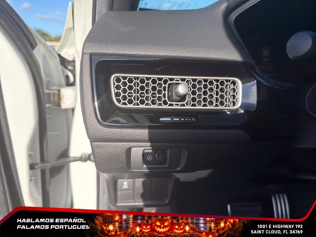 Used 2025  Honda Sport image 17