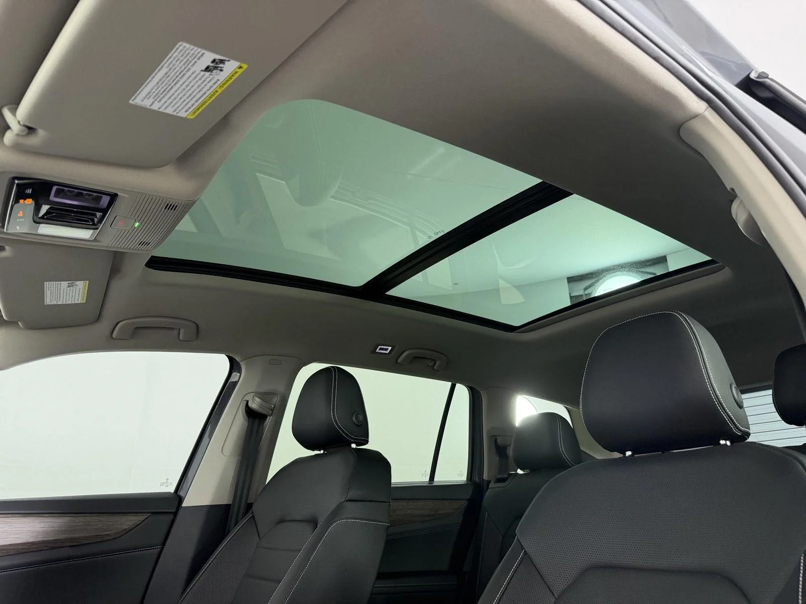 New 2026 Pure Gray Volkswagen 2.0T SEL image 33
